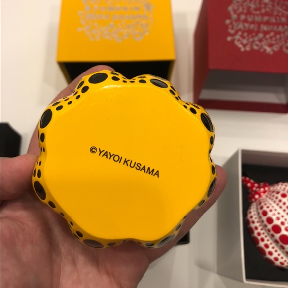 Yayoi Kusama Sculptures - Picture 5 of 5